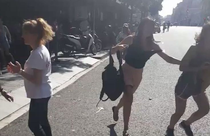 Πανικός στη Βαρκελώνη από το φορτηγό που έπεσε σε πεζούς