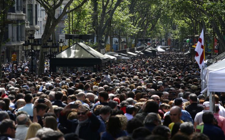 Ακτιβιστές κατά του μαζικού τουρισμού ανέλαβαν δράση στην Ισπανία