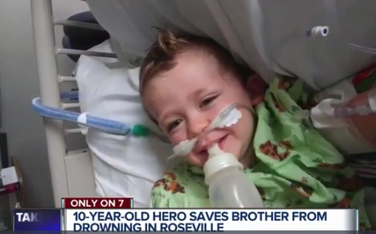 Δεκάχρονος αντέγραψε σκηνή από ταινία για να σώσει τον αδερφό του που πνιγόταν