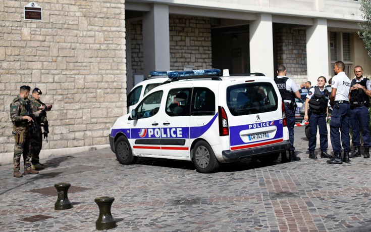 Και δεύτερος νεκρός στην επίθεση με μαχαίρι στο Παρίσι