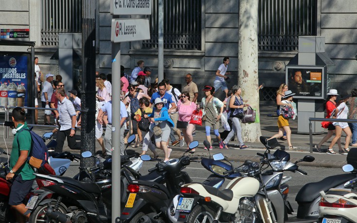 «Δεν θα μας τρομοκρατήσουν. Όλη η Ισπανία είναι Βαρκελώνη»