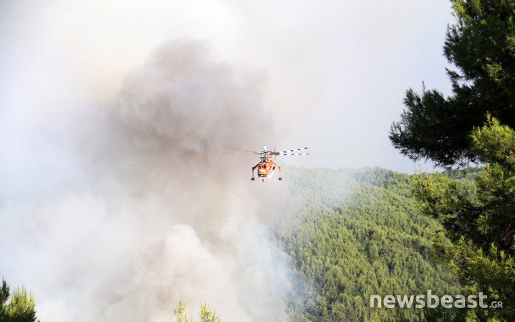 Σε πλήρη εξέλιξη για δεύτερο 24ωρο ο πύρινος εφιάλτης στην Αττική