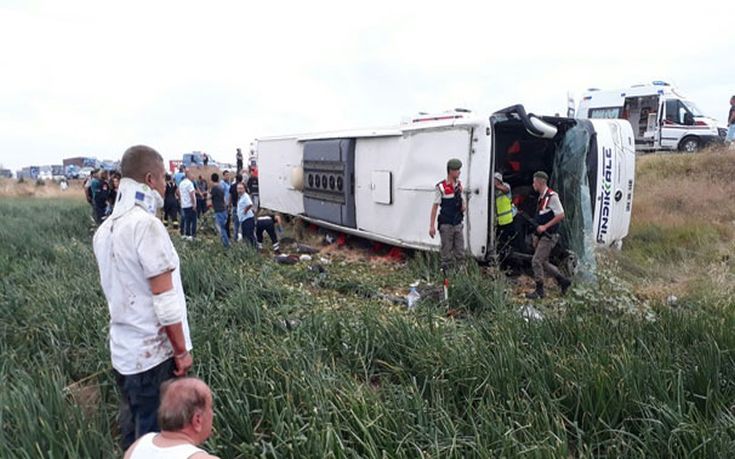 Ανατροπή λεωφορείου στην Τουρκία