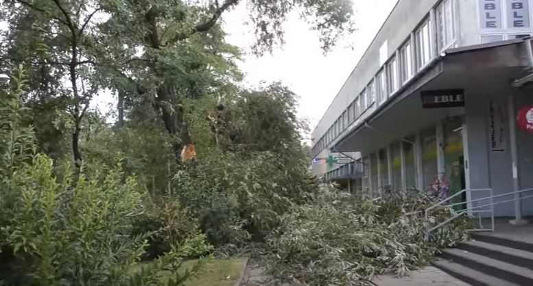 Νεκροί τέσσερις άνθρωποι σε σφοδρές καταιγίδες στην Πολωνία