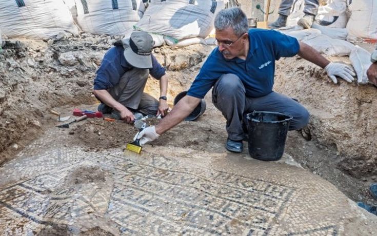 Ανακαλύφθηκε αρχαίο μωσαϊκό με ελληνική επιγραφή, ηλικίας 1.500 χρόνων