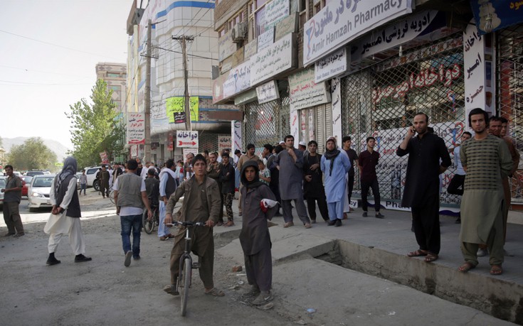 Σκοτώθηκαν 12 άνθρωποι από την επίθεση σε τέμενος στην Καμπούλ