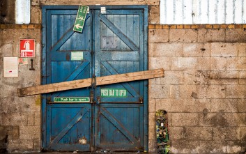 Αποτέλεσμα εικόνας για Η οικογενειακή βιομηχανία που πουλήθηκε σε πολυεθνική και «έφυγε» για Βουλγαρία Η ιστορία από το «εργοστάσιο των πουλιών» και η ανακοίνωση την Παρασκευή και 13