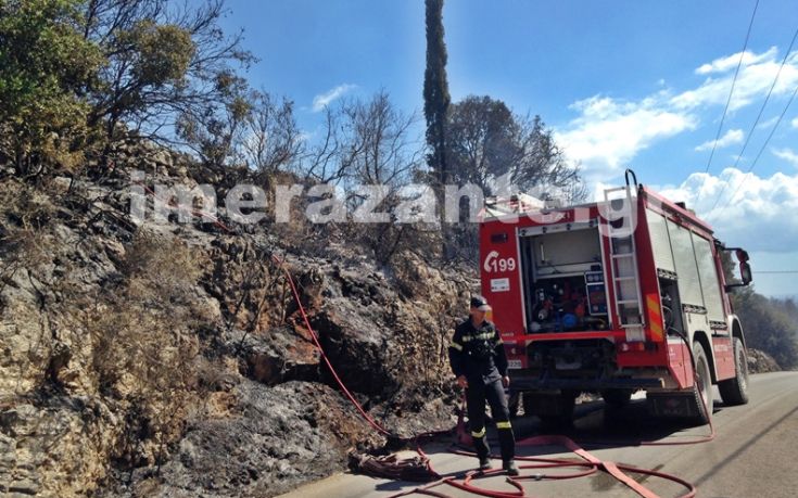 Μάχη με τις φλόγες και σε Ζάκυνθο και Κεφαλονιά