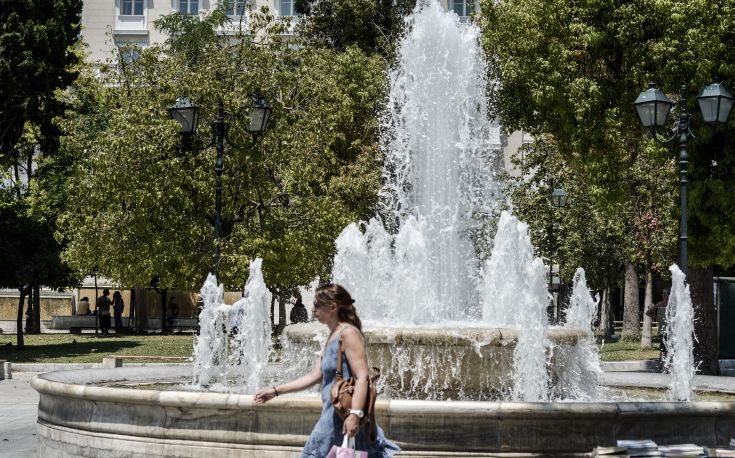 Καταφύγιο δροσιάς έξι Λέσχες Φιλίας στην Αθήνα