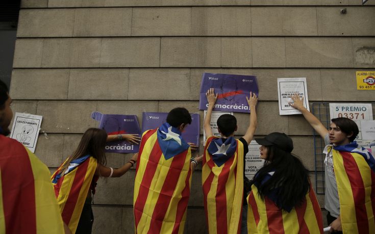 Επιμένει η ισπανική κυβέρνηση: Δεν θα πραγματοποιηθεί δημοψήφισμα