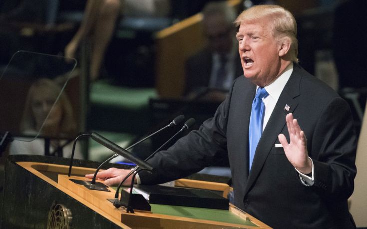 Με διακοπή χρηματοδότησης όσους ψήφισαν υπέρ του σχεδίου του ΟΗΕ, απειλεί ο Τραμπ