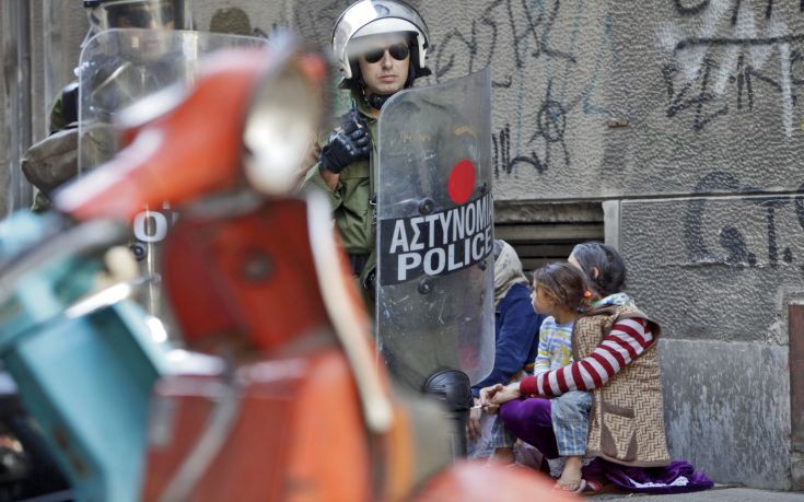 Άγρια συμπλοκή μεταξύ Πακιστανών για ένα κινητό