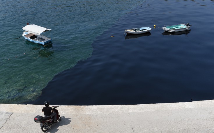 Ξεκίνησε η απάντληση των καυσίμων από το βυθισμένο δεξαμενόπλοιο