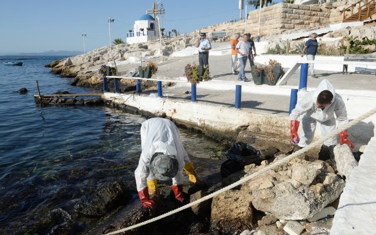 Νέο δεξαμενόπλοιο για την απάντληση των καυσίμων από το ναυάγιο