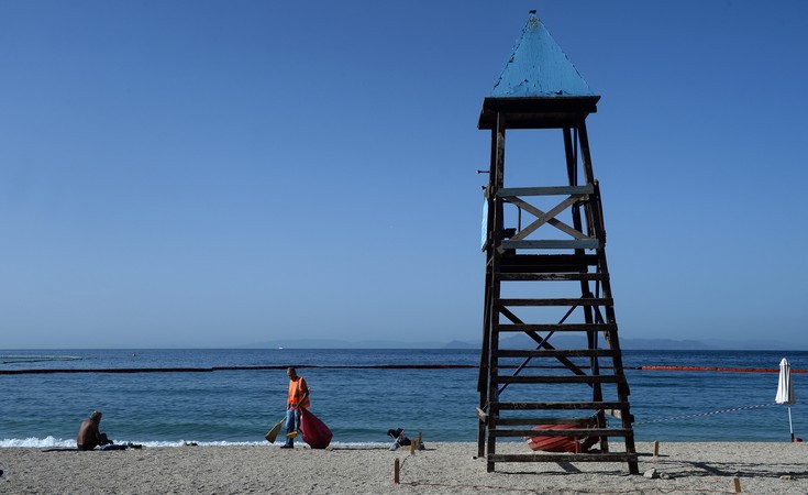 Νεκρώνει ο βυθός της θάλασσας από το μαζούτ