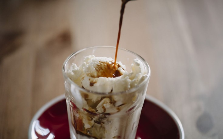 Γλυκό affogato cioccolato