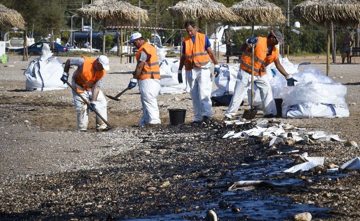 Το μαζούτ στο Σαρωνικό και οι επιπτώσεις στον άνθρωπο και τα ζώα