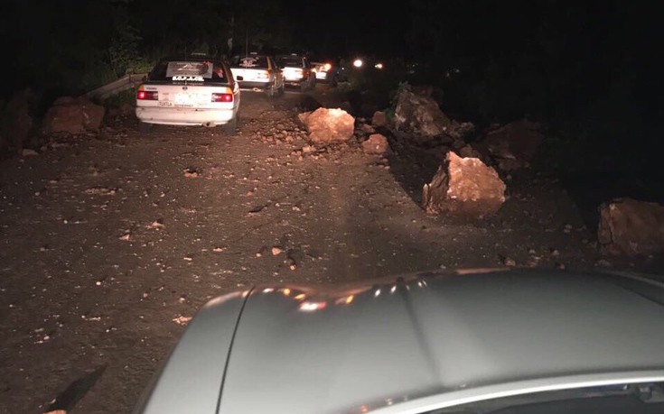 Τουλάχιστον πέντε οι νεκροί στον ισχυρότατο σεισμό των 8 Ρίχτερ