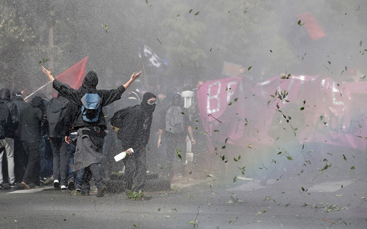 Επεισόδια στο Παρίσι στη διαδήλωση κατά των εργατικών μεταρρυθμίσεων