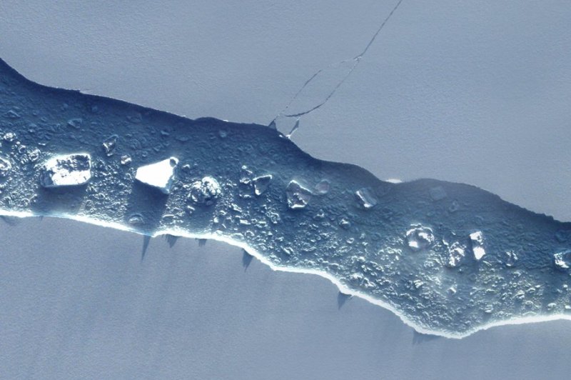Αποκολλήθηκε παγόβουνο 1 τρισ. τόνων και κινείται προς τον Ατλαντικό
