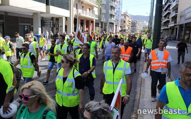 Έφτασαν στο κέντρο της Αθήνας οι μεταλλωρύχοι