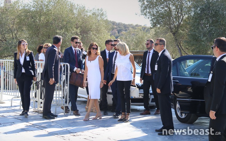 Η στιλιστική αλλαγή της Μπριζίτ Μακρόν στην επίσκεψη στην Ακρόπολη