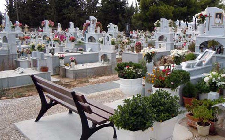 Άρχισαν να κλέβουν και τους τάφους στα κοιμητήρια στην Κρήτη