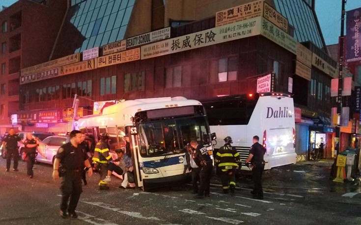 Τρεις νεκροί σε σύγκρουση λεωφορείων στη Νέα Υόρκη