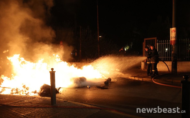 Πέντε άτομα τραυματίστηκαν κατά τη διάρκεια των επεισοδίων στην Δραπετσώνα