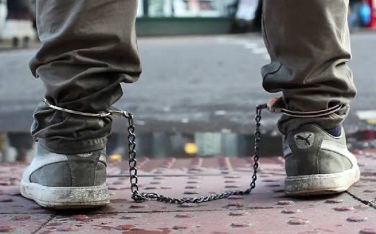 Βρετανική οργάνωση που μάχεται τη σύγχρονη δουλεία δέχτηκε 3.000 κλήσεις