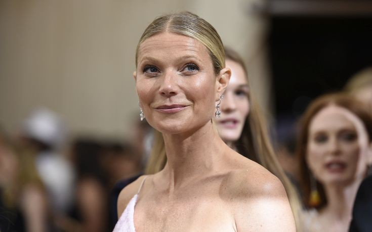 Η Gwyneth Paltrow ημίγυμνη μέσα στις λάσπες