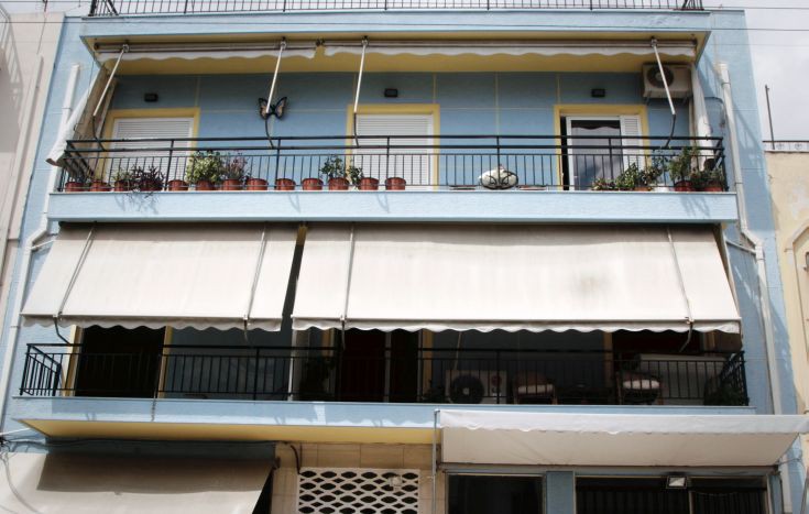 Πέθανε η 18χρονη που έζησε τη φρίκη στα χέρια του πατέρα της