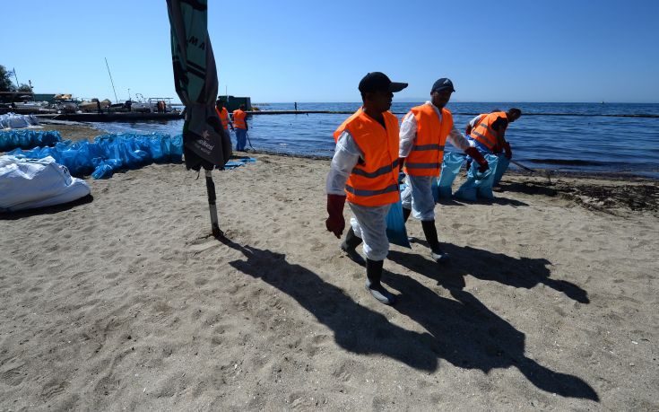 Συγκέντρωση ναυτών έξω από το υπουργείο Ναυτιλίας για το ναυάγιο του «Αγία Ζώνη ΙΙ»