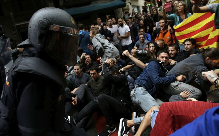Περισσότεροι από 337 οι τραυματίες πολίτες στην Καταλονία