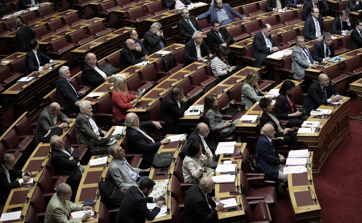 Άνοιξε η αυλαία στην Ολομέλεια της Βουλής για την αλλαγή φύλου