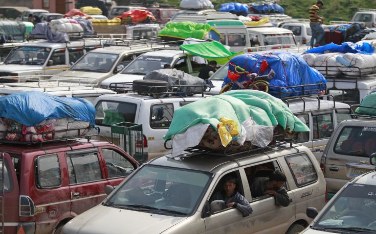 Ο πρόεδρος της Ινδονησίας κόλλησε στην κίνηση και πήγε με τα πόδια