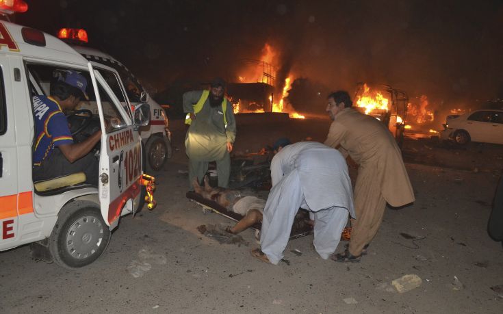 Επίθεση βομβιστή καμικάζι στο Πακιστάν με 18 νεκρούς
