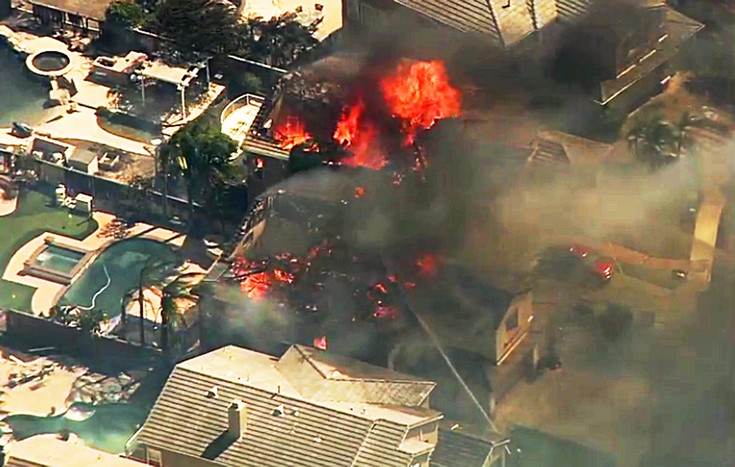 Εικόνες καταστροφής από την κόλαση της φωτιάς στην Καλιφόρνια