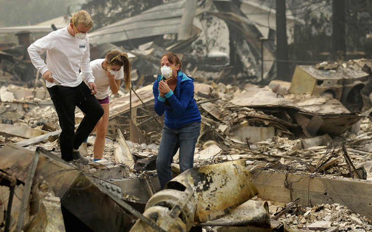 Δεκάδες άνθρωποι αγνοούνται στις φωτιές της Καλιφόρνιας