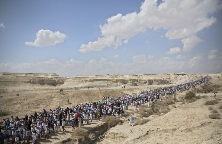 Ισραηλινές και Παλαιστίνιες στην έρημο για την ειρήνη