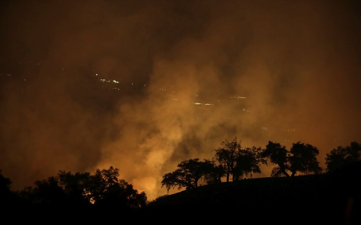 Τους 33 έχουν φτάσει οι νεκροί από τις πυρκαγιές στην Καλιφόρνια