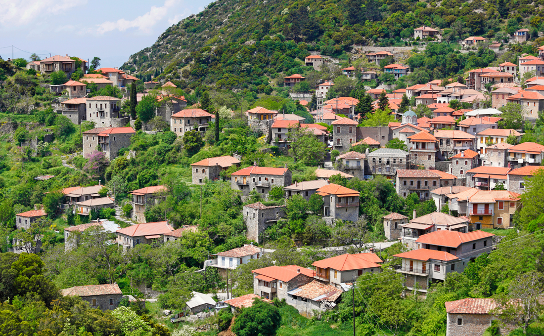 Στεμνίτσα, στη σκιά του Μαίναλου