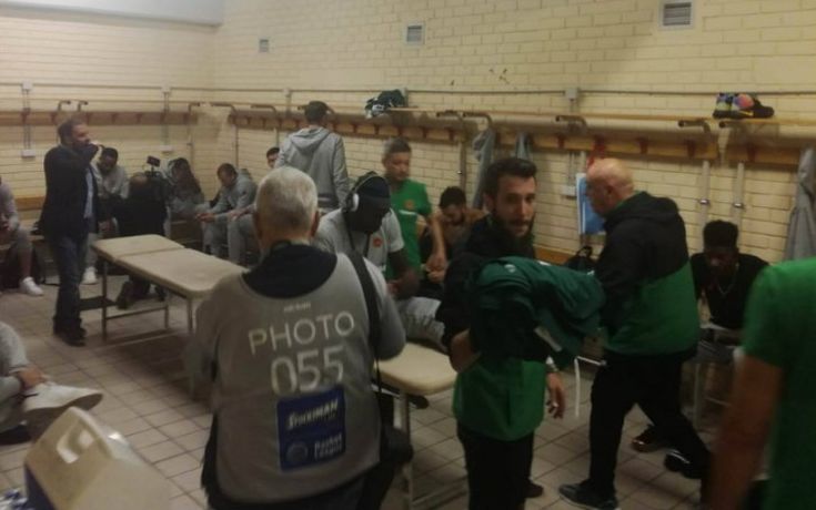 Η άφιξη του Παναθηναϊκού στα αποδυτήρια του ΣΕΦ