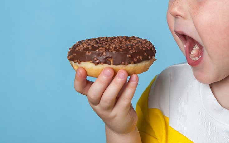 Γιατί δεν πρέπει να απαγορεύουμε το junk food στα παιδιά