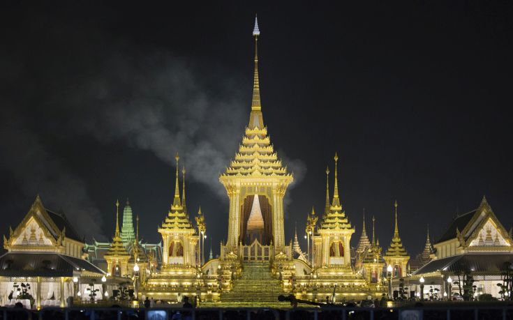 Ολόχρυσο και πανάκριβο το «τελευταίο αντίο» στον βασιλιά της Ταϊλάνδης