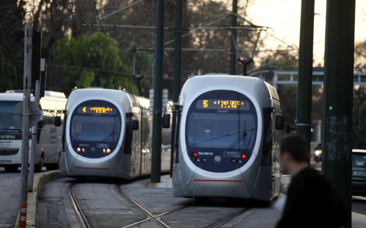 Σύγκρουση τραμ με λεωφορείο στο Νέο Κόσμο