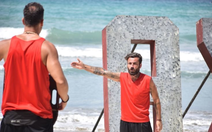 Έξαλλη η Αποστολία Ζώη με τον Γιώργο Μαυρίδη και τις εντολές του
