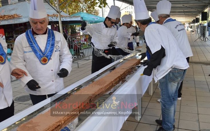 Νουγκατίνα 100 μέτρων επιχειρούν να φτιάξουν ζαχαροπλάστες της Καρδίτσας