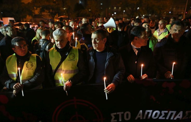 Διαμαρτυρία των ΜΑΤ με αφορμή την επίθεση στα γραφεία του ΠΑΣΟΚ