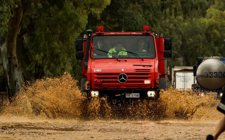 Τρίτος νεκρός στην κακοκαιρία στη Μάνδρα Αττικής